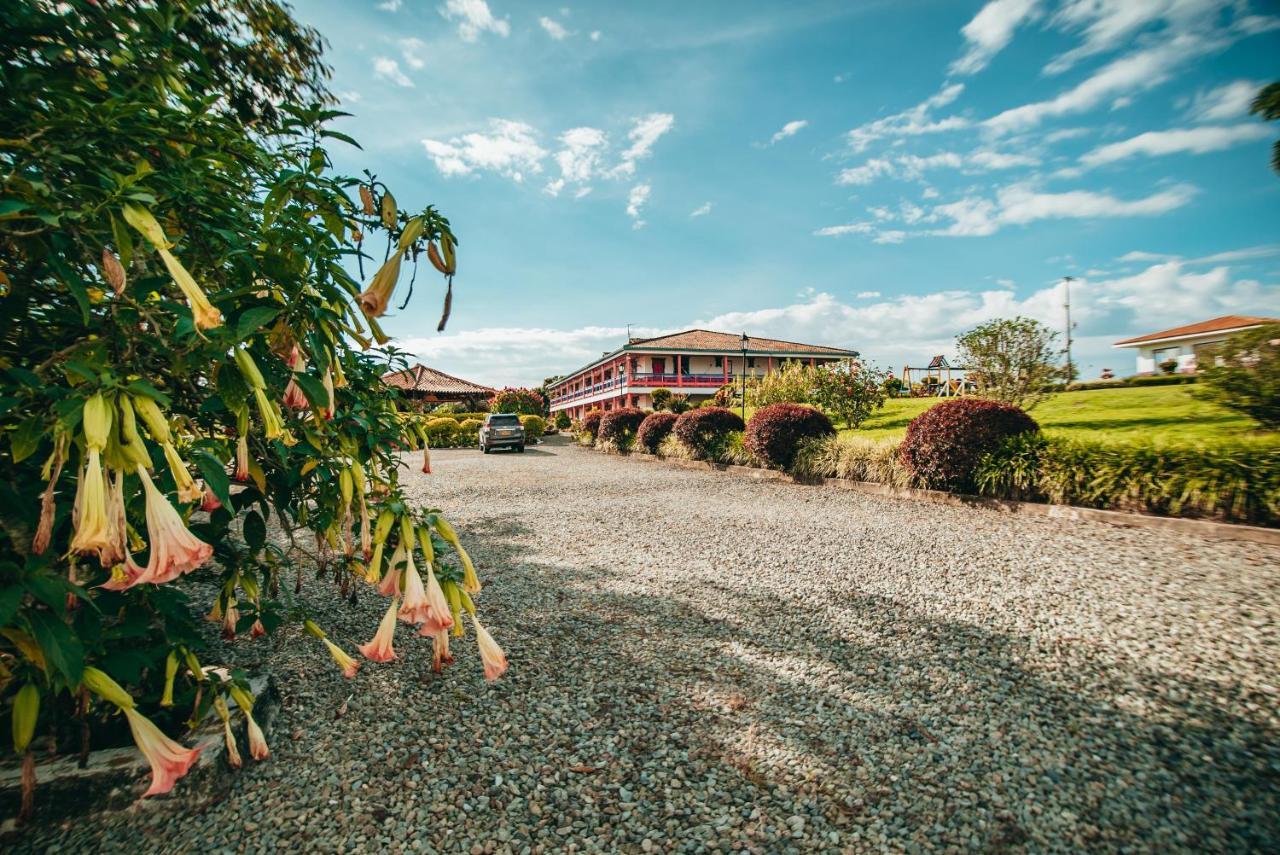 Hotel Arrayanes Del Quindio Montenegro Eksteriør bilde